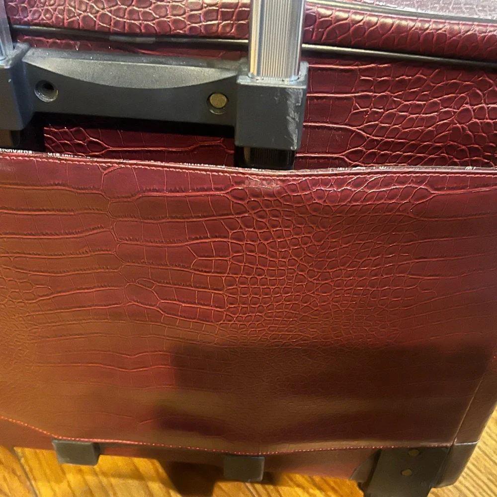 Huaqvarna Viking vintage suitcase